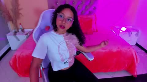 Candy online show from October 28, 7:05 pm