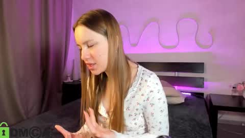 Snapshot of candy_cansew chatting on November 8, 1:17 am Candy online show from November 8, 1:17 am