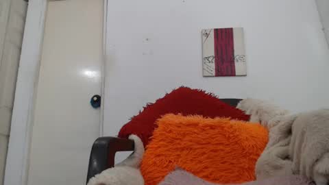 Snapshot of candy_cumy1 chatting on January 14, 12:43 am Dayan Camila online show from January 14, 12:43 am