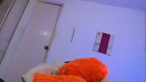 Snapshot of candy_cumyy1 chatting on December 19, 6:45 am candy_cumyy1 online show from December 19, 6:45 am