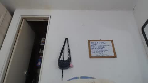 Snapshot of candy_cumyy1 chatting on February 25, 7:31 am candy_cumyy1 online show from February 25, 7:31 am