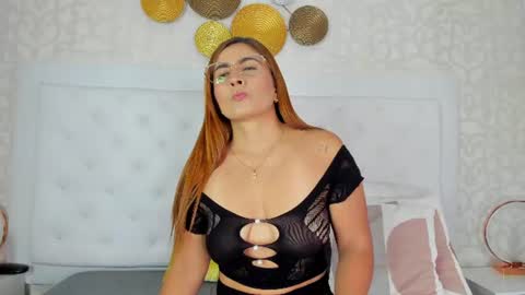 Snapshot of candy_eyes_ chatting on June 25, 10:53 am candy eyes online show from June 25, 10:53 am