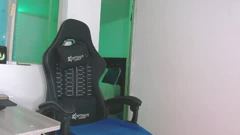 candy_giuliana21 online show from March 17, 12:15 am