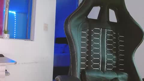 candy_giuliana21 online show from April 21, 12:56 am