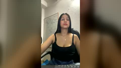 candy_liittle18 online show from August 4, 2:15 am