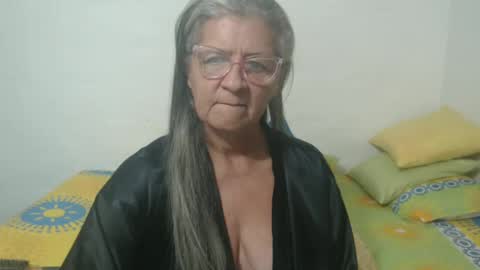 Snapshot of candy_mature_ chatting on January 17, 10:33 am candy online show from January 17, 10:33 am