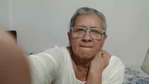 candy online show from April 21, 9:26 am