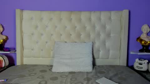 Snapshot of candy_queens__ chatting on May 21, 8:16 pm Candy online show from May 21, 8:16 pm