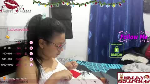 Snapshot of candy_val chatting on December 16, 5:59 am candy_val online show from December 16, 5:59 am
