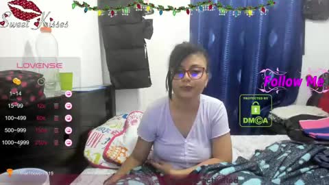 Snapshot of candy_val chatting on January 4, 5:37 am candy_val online show from January 4, 5:37 am