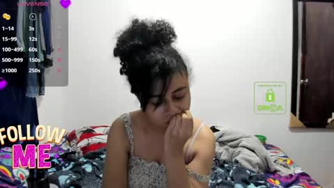 Snapshot of candy_val chatting on April 27, 5:27 am candy_val online show from April 27, 5:27 am