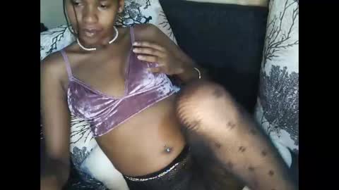 candybrown001 online show from October 28, 7:05 pm