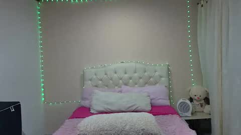 CANDYCARSON online show from April 19, 7:18 am