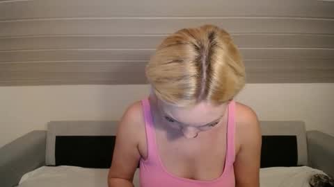 candycathc online show from December 14, 5:40 pm