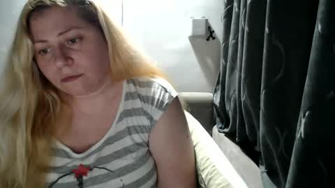 Snapshot of candycream74 chatting on February 4, 7:11 pm Laura online show from February 4, 7:11 pm