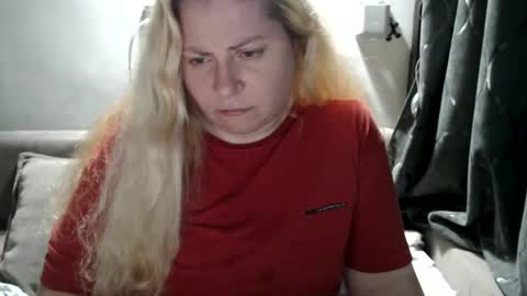 Snapshot of candycream74 chatting on February 9, 9:28 pm Laura online show from February 9, 9:28 pm