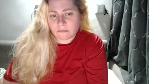 Snapshot of candycream74 chatting on February 10, 4:47 pm Laura online show from February 10, 4:47 pm