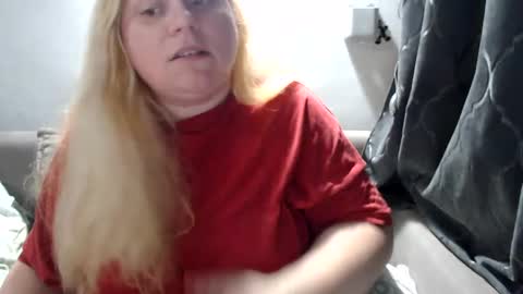 Snapshot of candycream74 chatting on February 11, 4:13 pm Laura online show from February 11, 4:13 pm