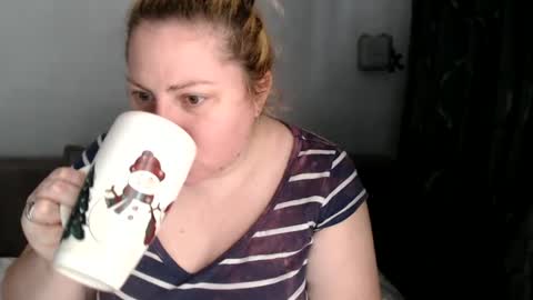 Snapshot of candycream74 chatting on February 14, 10:17 am Laura online show from February 14, 10:17 am