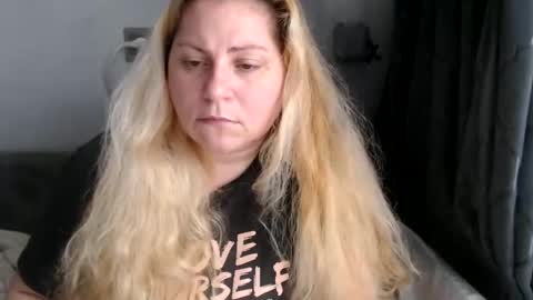 Snapshot of candycream74 chatting on February 18, 10:05 am Laura online show from February 18, 10:05 am