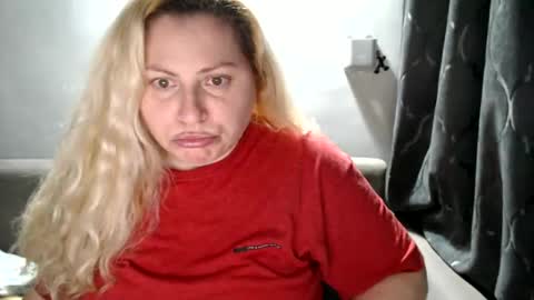 Snapshot of candycream74 chatting on February 23, 1:46 am Laura online show from February 23, 1:46 am