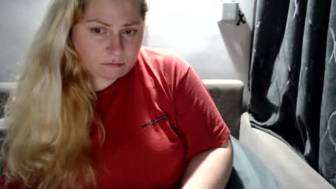 Snapshot of candycream74 chatting on February 27, 11:04 pm Laura online show from February 27, 11:04 pm