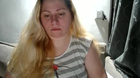 Snapshot of candycream74 chatting on March 5, 6:45 pm Laura online show from March 5, 6:45 pm