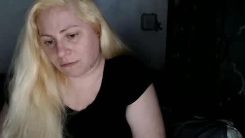 Snapshot of candycream74 chatting on March 9, 3:16 pm Laura online show from March 9, 3:16 pm