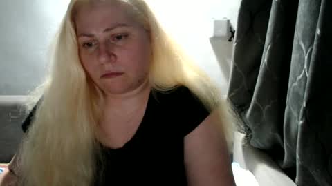 Snapshot of candycream74 chatting on March 11, 9:15 pm Laura online show from March 11, 9:15 pm