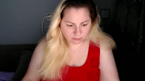 Snapshot of candycream74 chatting on September 11, 11:32 am Laura online show from September 11, 11:32 am