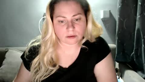 Snapshot of candycream74 chatting on September 29, 4:34 pm Laura online show from September 29, 4:34 pm