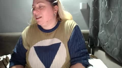 Snapshot of candycream74 chatting on October 16, 5:58 pm Laura online show from October 16, 5:58 pm