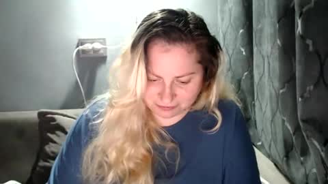 Snapshot of candycream74 chatting on October 29, 10:00 pm Laura online show from October 29, 10:00 pm