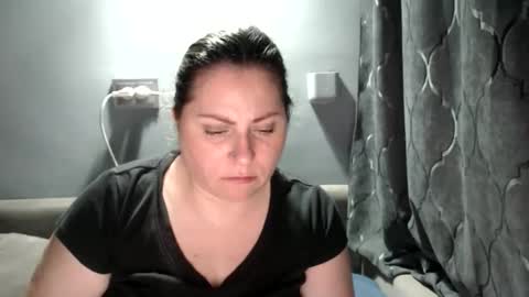 Snapshot of candycream74 chatting on November 17, 8:25 pm Laura online show from November 17, 8:25 pm