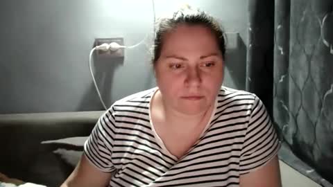 Snapshot of candycream74 chatting on November 27, 7:16 pm Laura online show from November 27, 7:16 pm