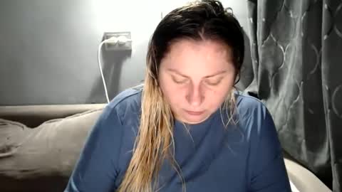 Laura online show from April 4, 8:17 pm