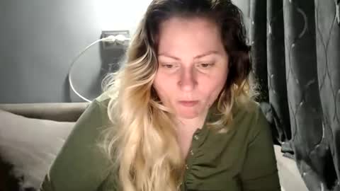 Laura online show from April 14, 6:36 pm