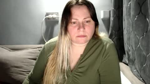 Snapshot of candycream74 chatting on April 25, 9:34 pm Laura online show from April 25, 9:34 pm