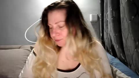 Snapshot of candycream74 chatting on May 4, 5:42 pm Laura online show from May 4, 5:42 pm