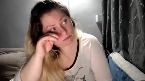 Snapshot of candycream74 chatting on May 5, 6:49 pm Laura online show from May 5, 6:49 pm