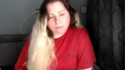 Snapshot of candycream74 chatting on May 11, 6:41 am Laura online show from May 11, 6:41 am