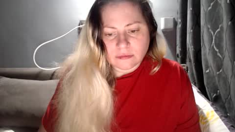 Snapshot of candycream74 chatting on May 15, 7:10 pm Laura online show from May 15, 7:10 pm