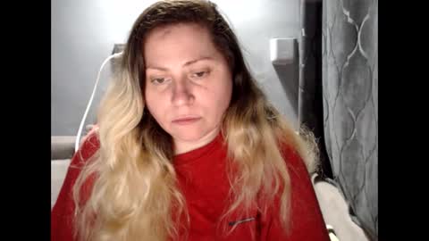 Snapshot of candycream74 chatting on May 30, 9:34 pm Laura online show from May 30, 9:34 pm
