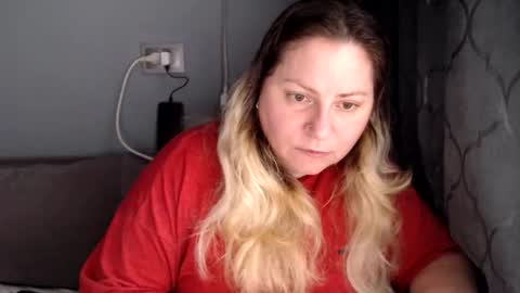 Snapshot of candycream74 chatting on June 4, 6:52 am Laura online show from June 4, 6:52 am