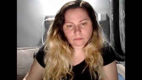 Snapshot of candycream74 chatting on June 7, 11:19 pm Laura online show from June 7, 11:19 pm