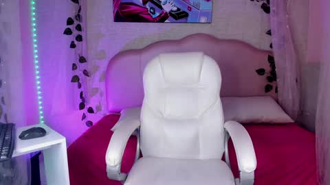 Snapshot of candycuckol chatting on December 15, 8:19 am Candy online show from December 15, 8:19 am