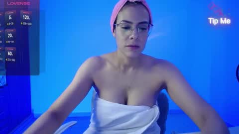 Candy Dowson online show from January 16, 9:51 pm