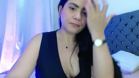 Snapshot of candyhot4 chatting on December 19, 11:57 pm candy online show from December 19, 11:57 pm