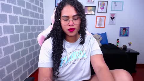 Snapshot of candyhot_sex chatting on December 2, 9:17 pm Karen online show from December 2, 9:17 pm