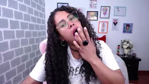 Snapshot of candyhot_sex chatting on March 11, 5:27 am Karen online show from March 11, 5:27 am